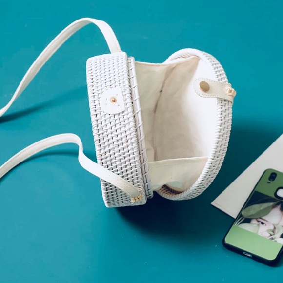 🏝WHITE LARGER SIZE STRAW WOVEN BALI STYLE HANDBAG - Picture 3 of 3